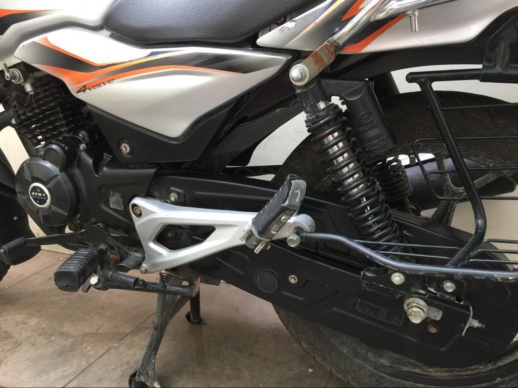 Vendo Moto Bajaj -Discover Año 2015