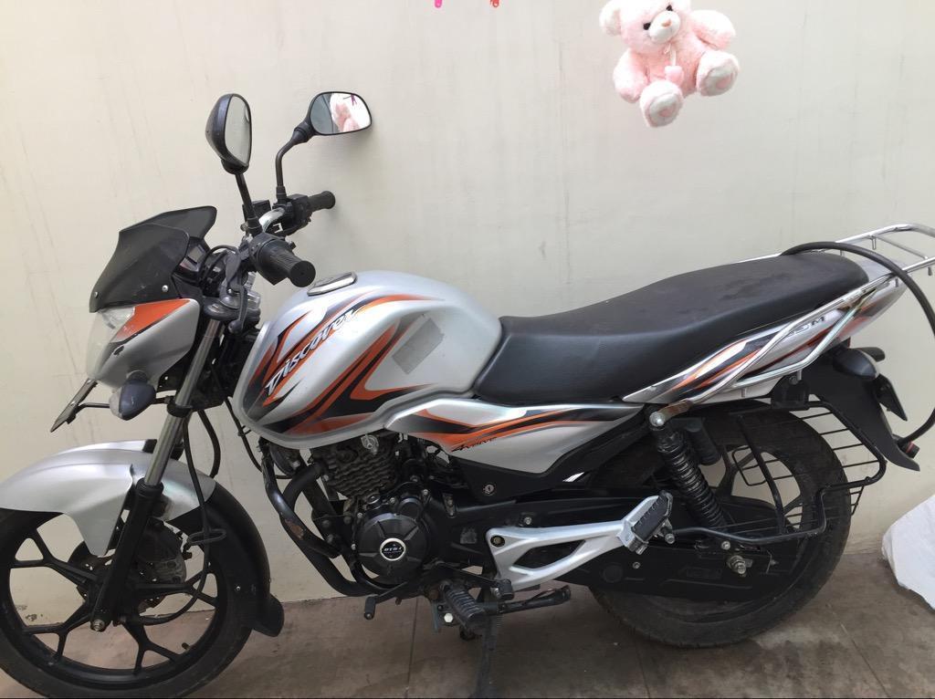 Vendo Moto Bajaj -Discover Año 2015