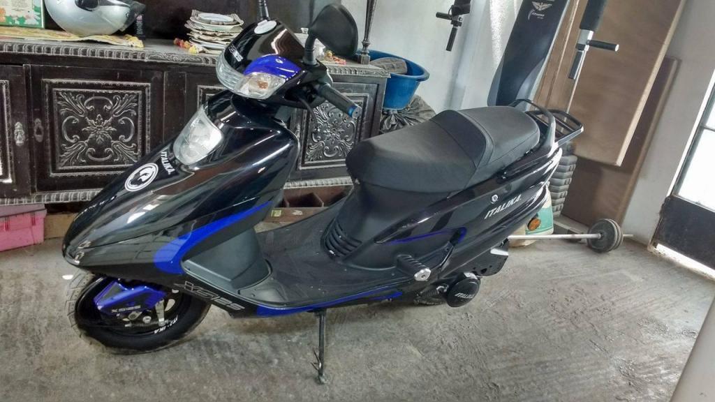 moto scooter ITALIKA xs125 con soat nueva
