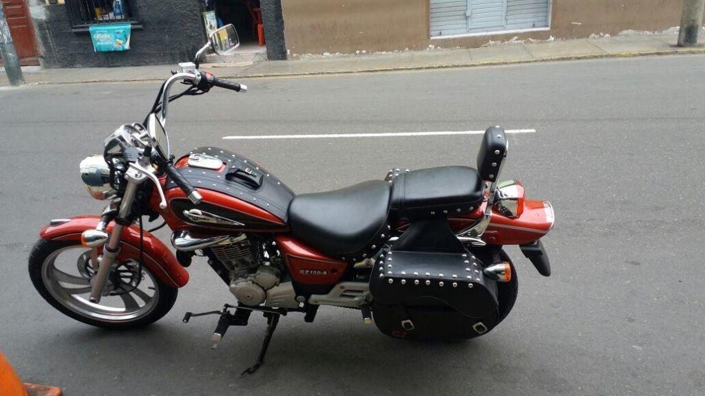 SUZUKI GZ150 INYECTADA MODELO CHOOPER