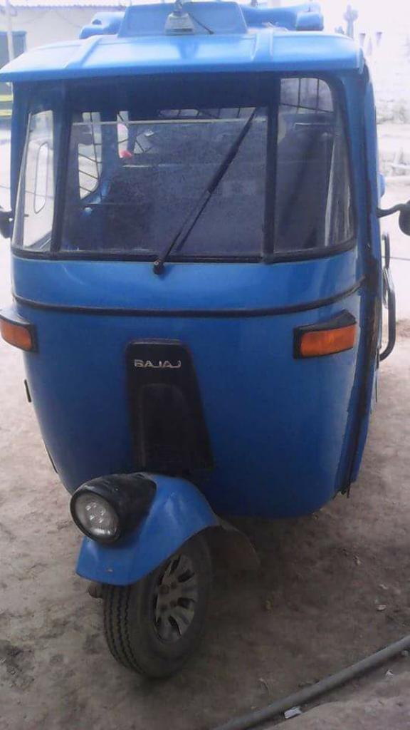 Un Mototaxi Bajaj
