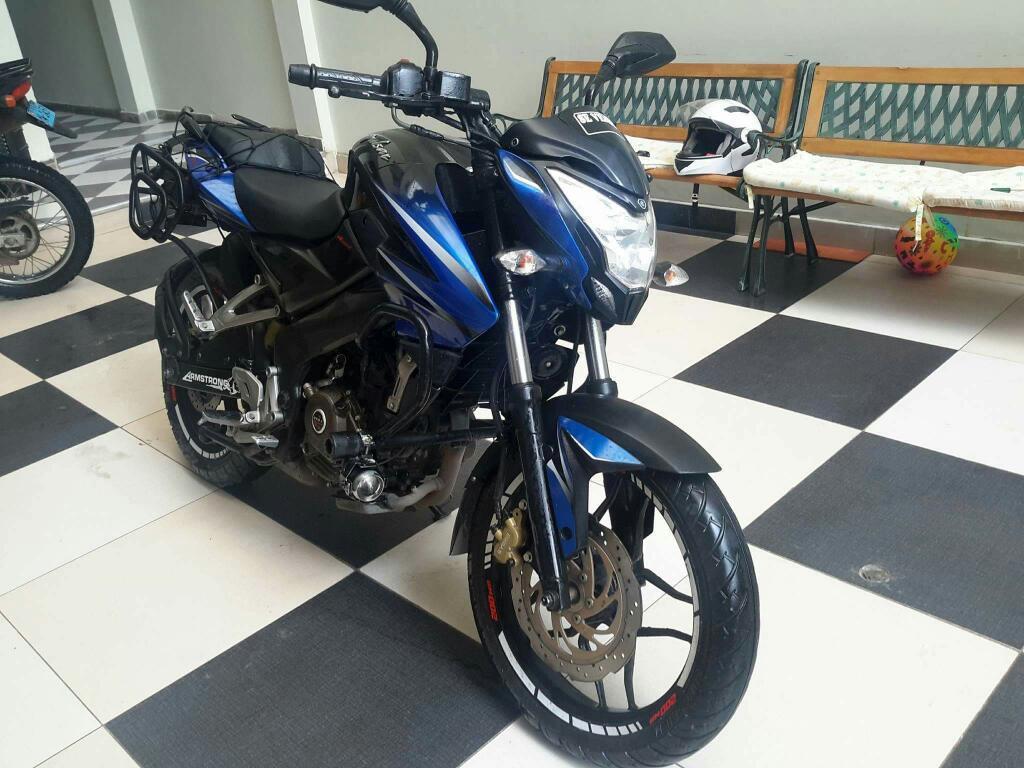 Moto Bajaj Pulsar 200 Ns
