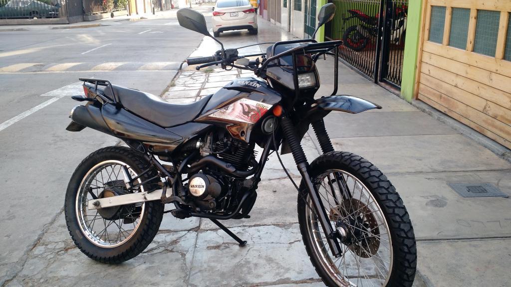 REMATO MOTO EN PERFECTAS CONDICIONES