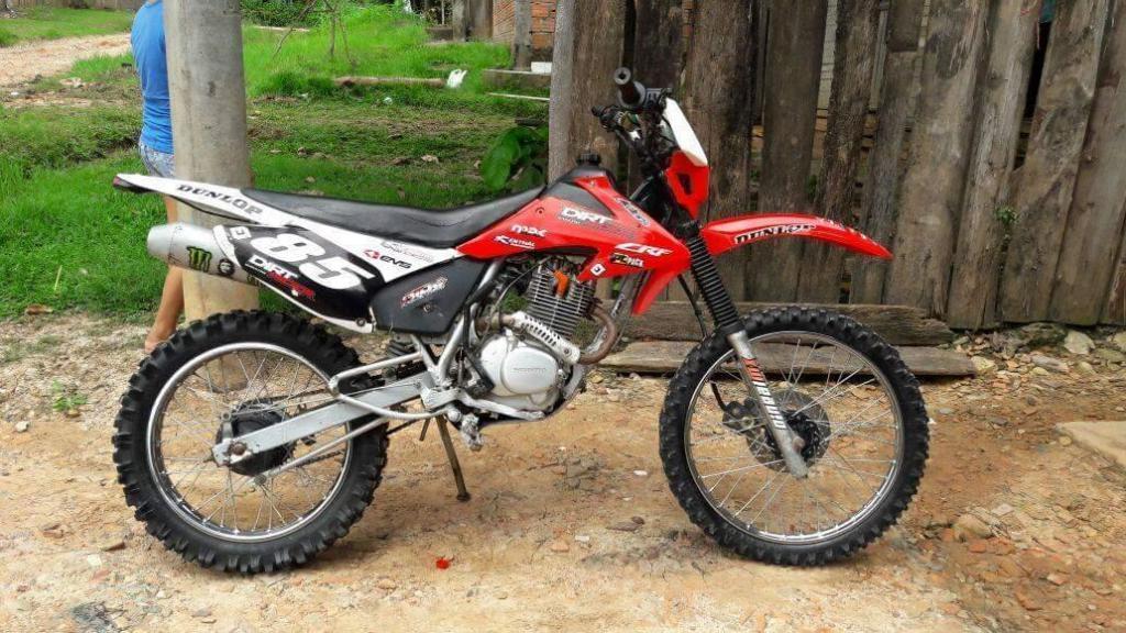 MOTO HONDA XL 200