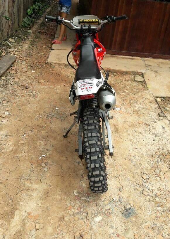 MOTO HONDA XL 200