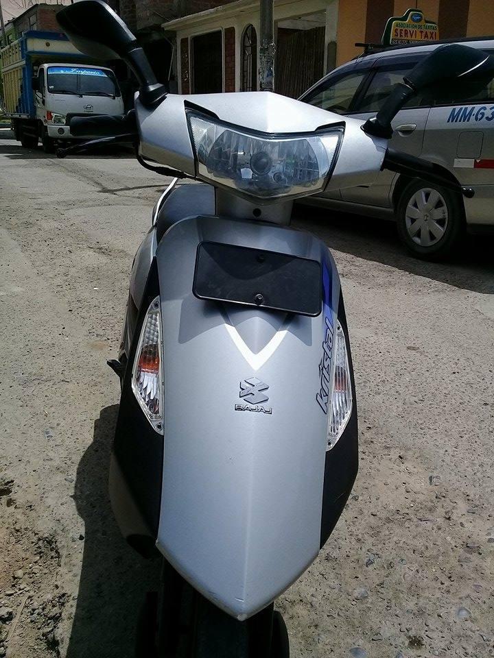 vendo moto escuter marca bajaj cristal motor 100