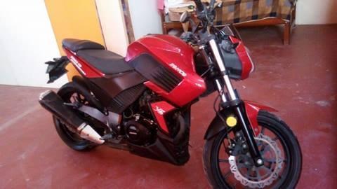 Vendo Moto Lineal Seminueva RONCO