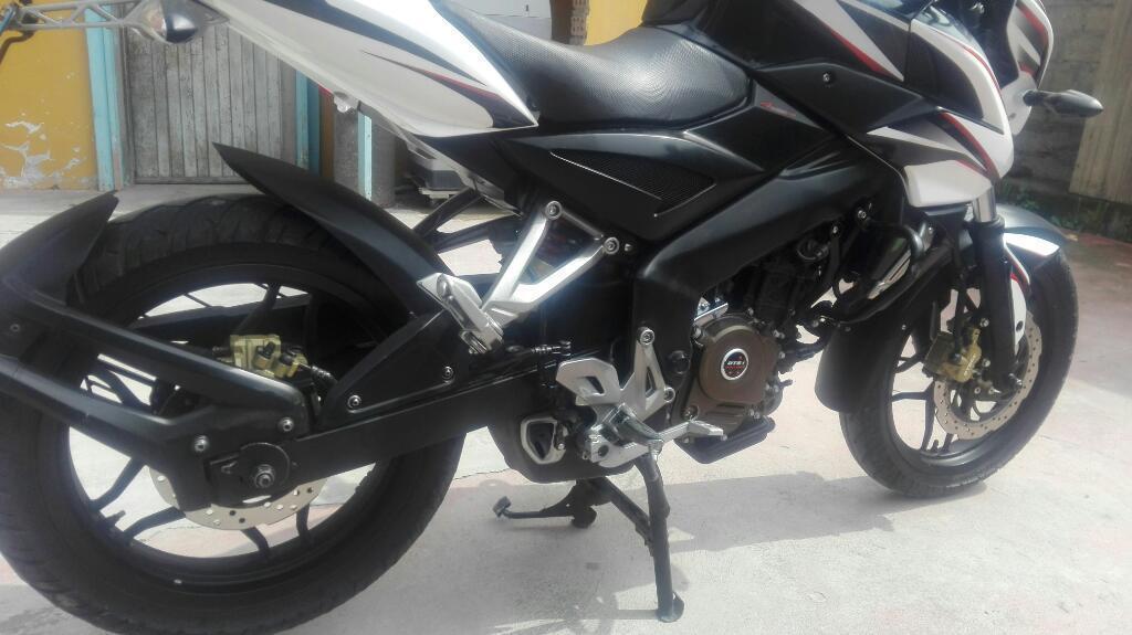 PULSAR 200 NS