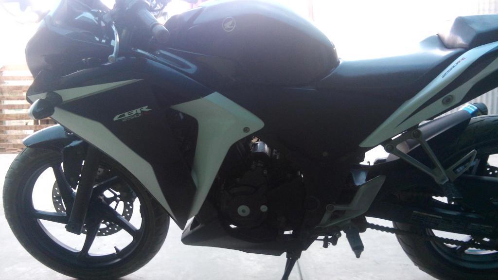 cbr 250 homda cambio x una r15 o pulsear ns 200 decal