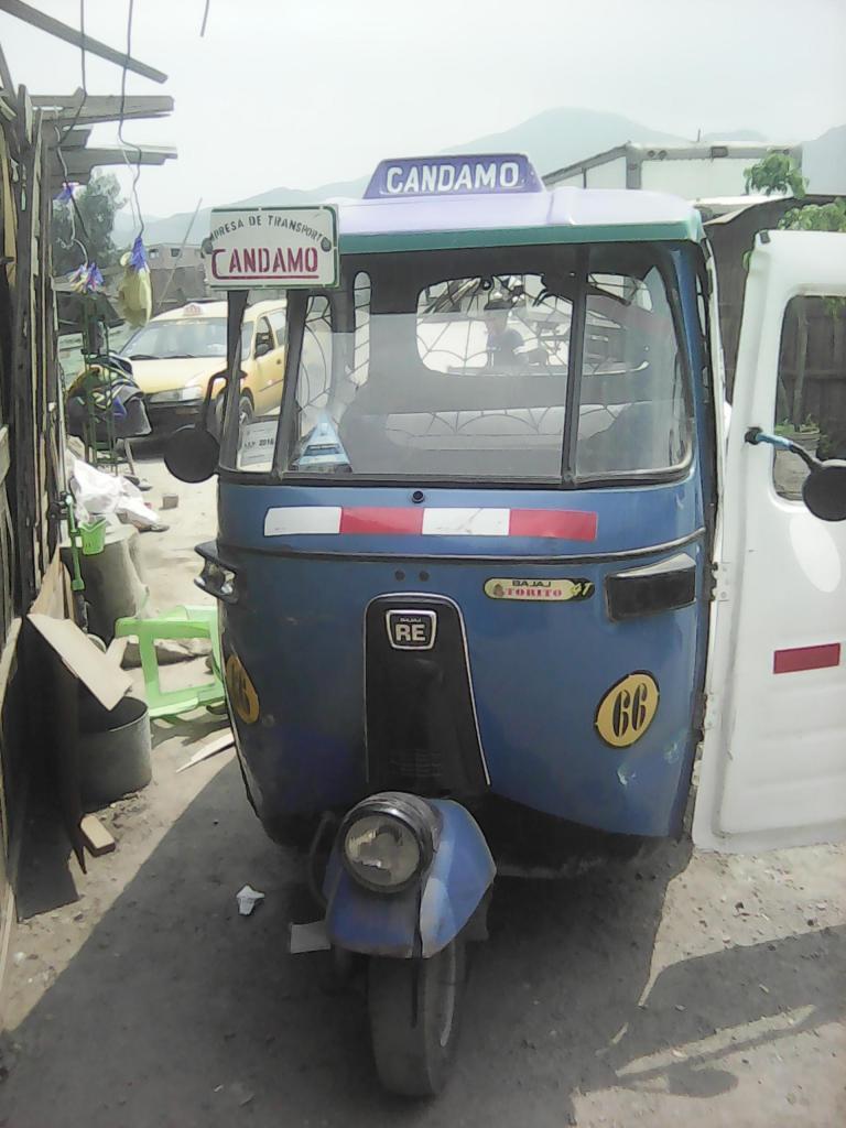 se vende moto bajaj año 2012 llamar 984770923