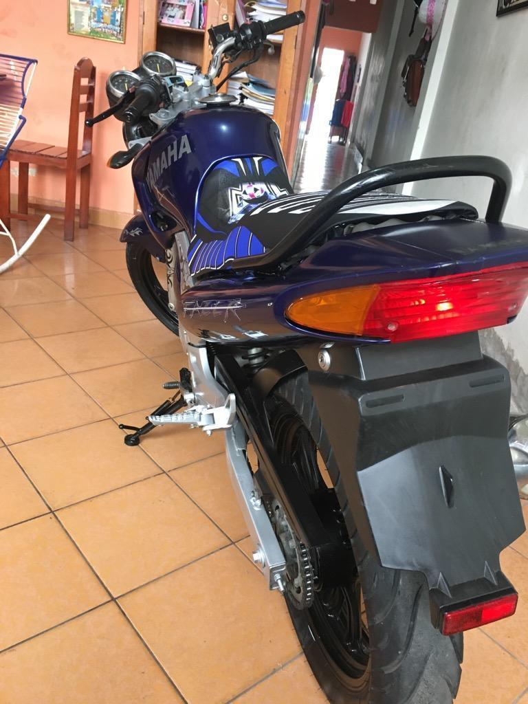 Moto Yamaha Fazer 250
