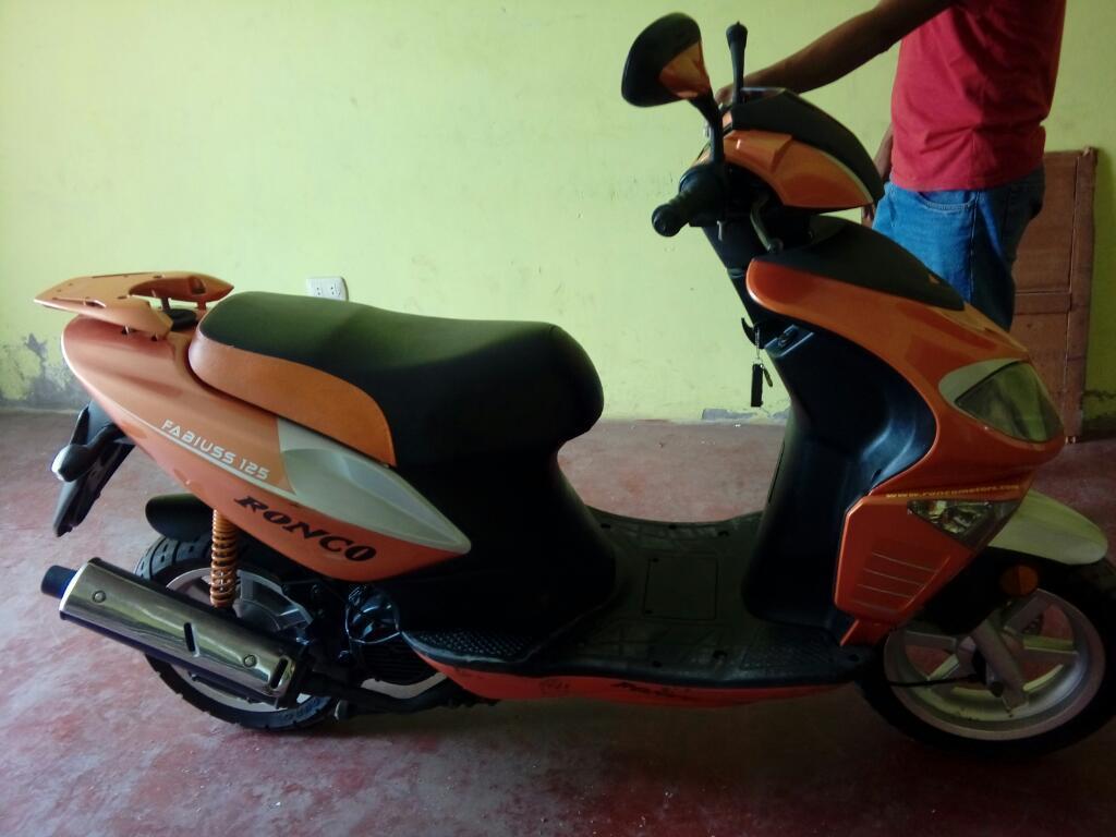 Vendo Moto Automática 125