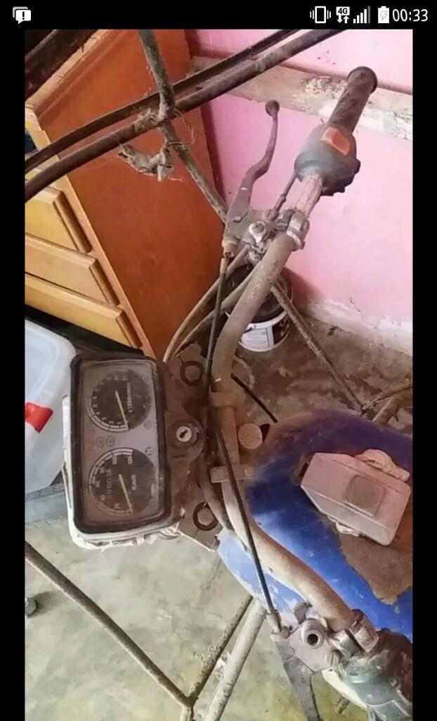 Vendo Mi Moto. Esta Guardada