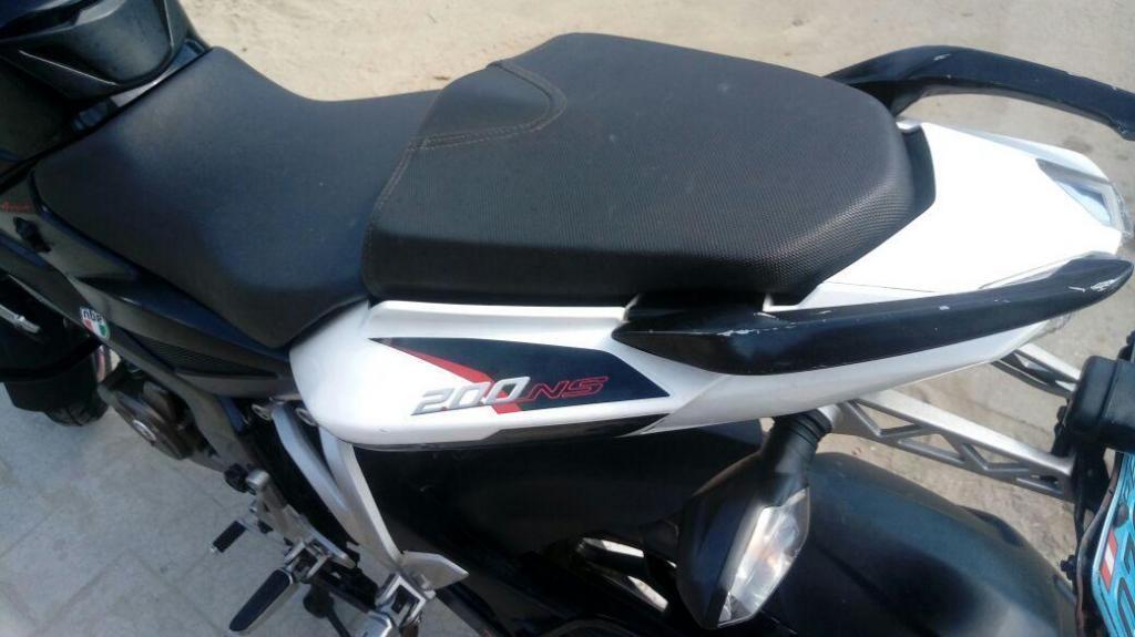 Pulsar 200 NS Modelo 2015