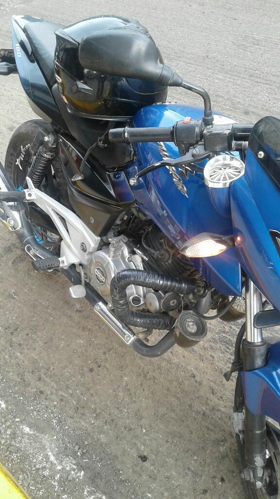 Vendo Moto Pulsar 180 Color Azul Negro