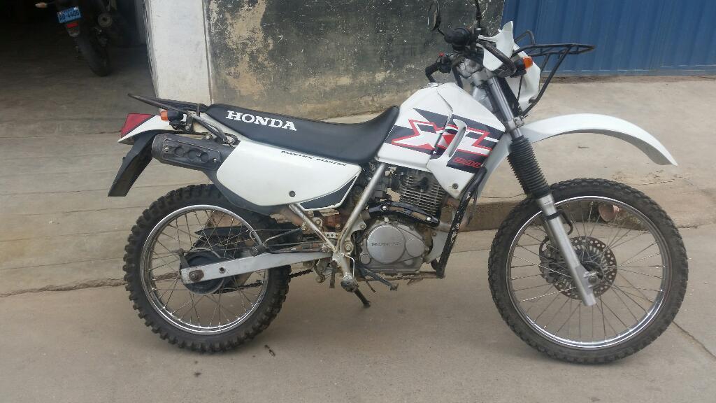 Vendo Moto Honda Xl 200