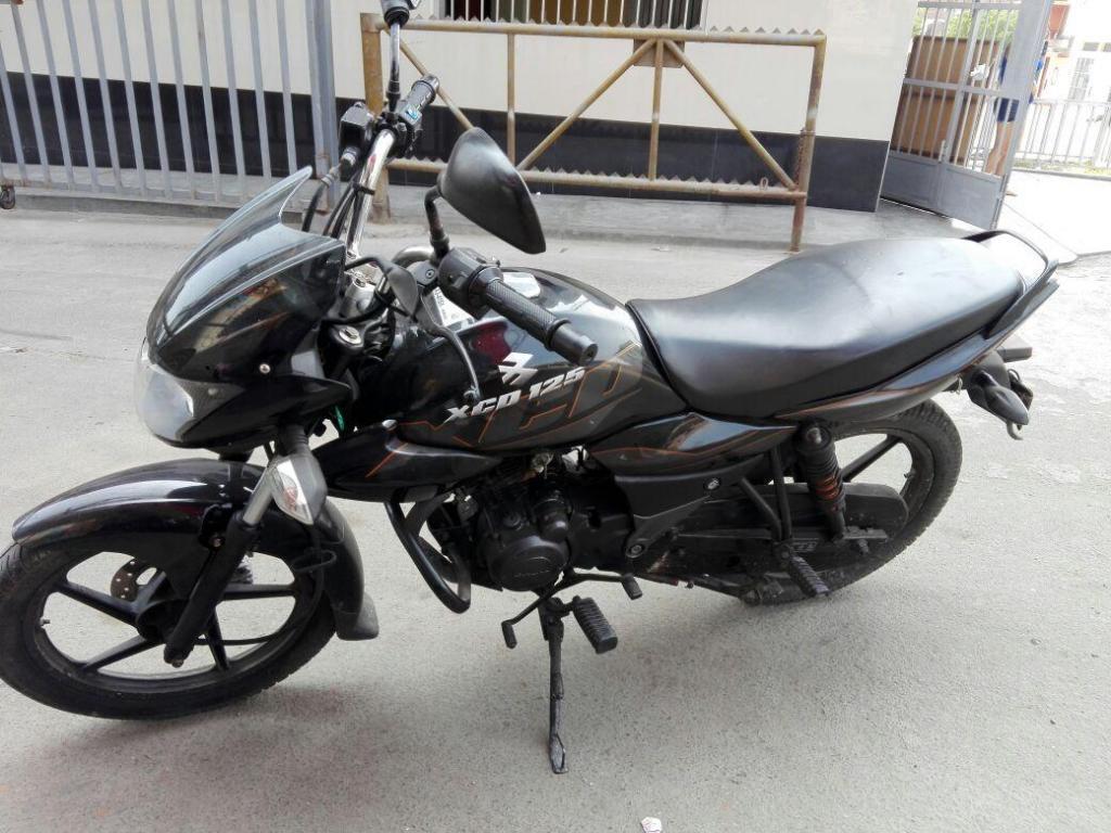 MOTO BAJAJ XCD 125