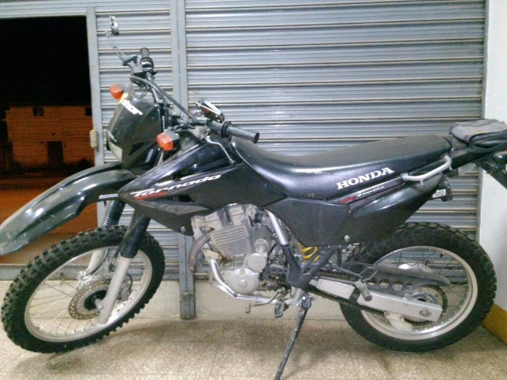 Se Vende Moto Tornado