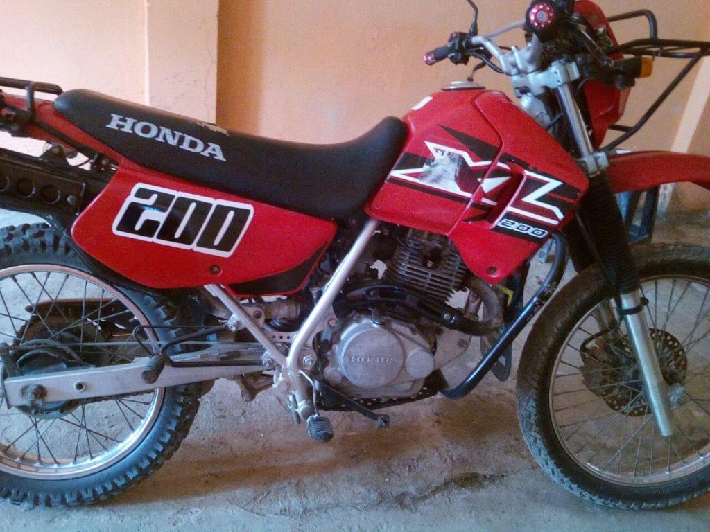 MOTO HONDA XL 200