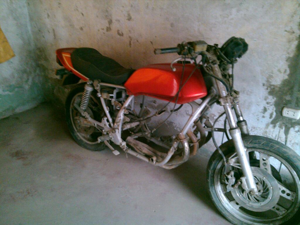 Moto Honda 900