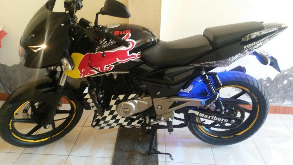 pulsar 180 bien tuneada deportiva totalmente con full accesorios y luces led