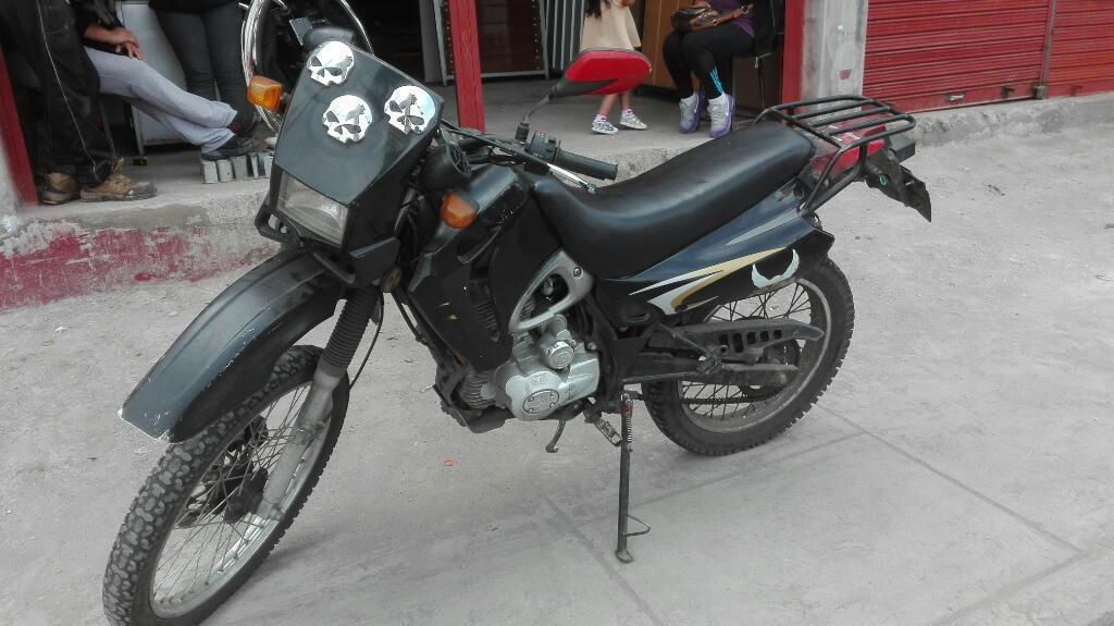Vendo Moto Motor 200