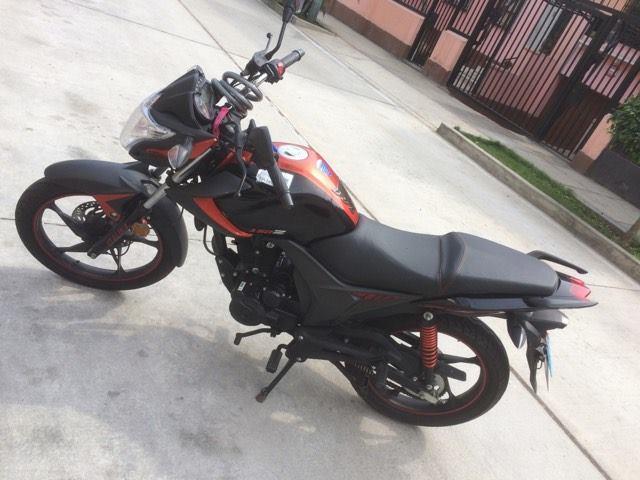 ||VENDO VENDO VENDO || MOTO LINEAL ITALIKA 150Z CON CASCO PROFESIONAL SHIRO