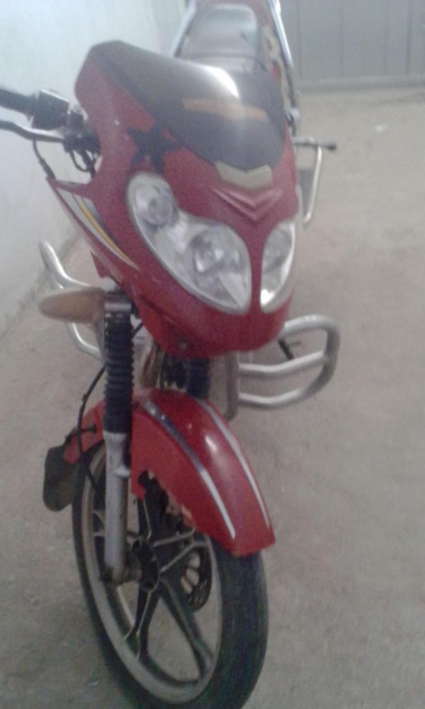 SE VENDE MOTO ZHONGKING 125