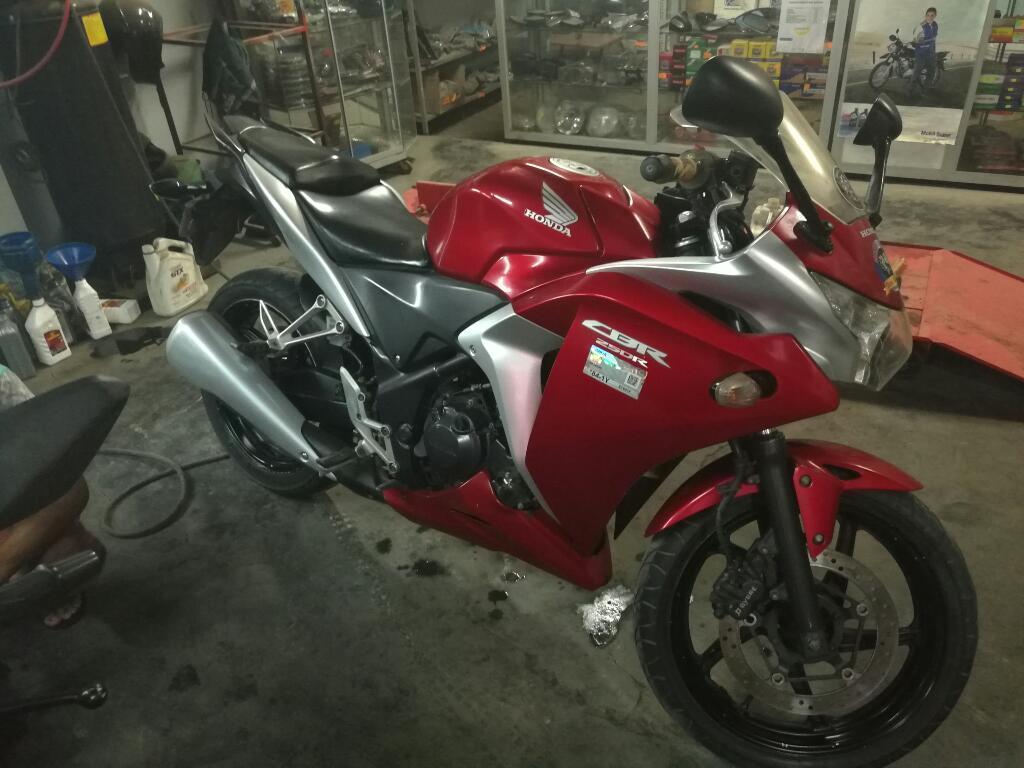 Vendo Moto Honda Cbr 250 Año 2013