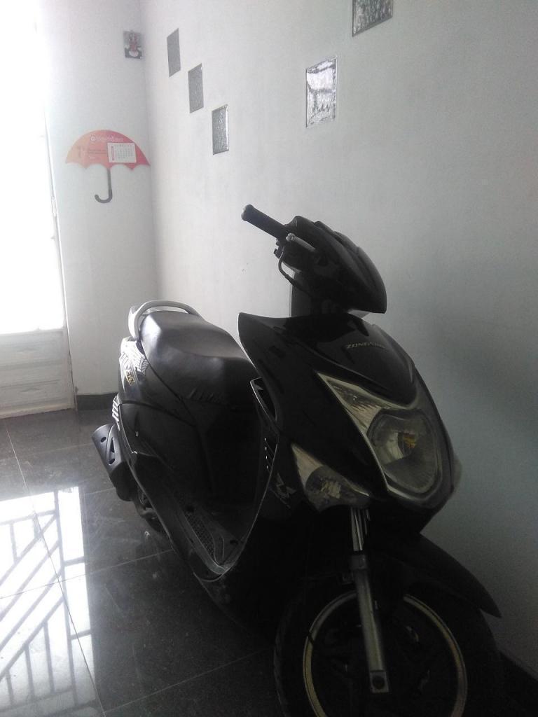 Moto lineal Scooter Marca ZONGSHEN