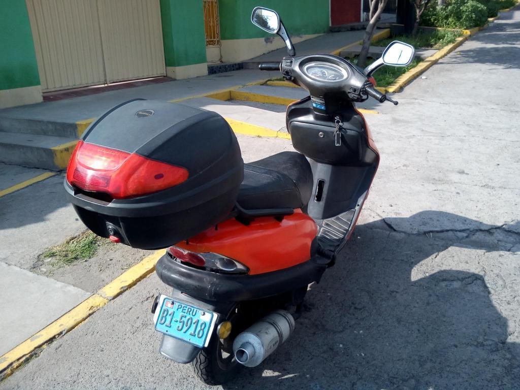 Remato moto scooter Italika 1000 soles