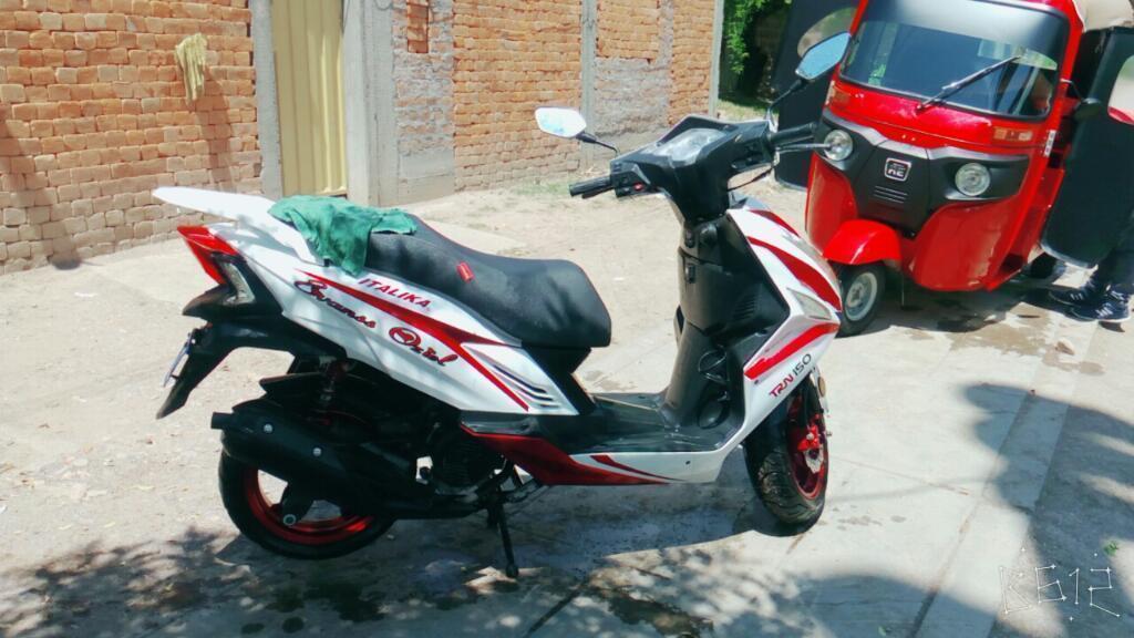 Vendo Moto Italika Motor 150 Año 2015