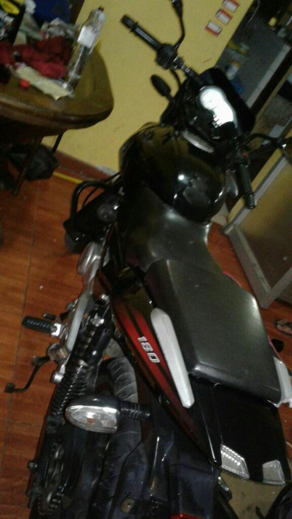 Vendo Moto Pulsar 180 40mil Km