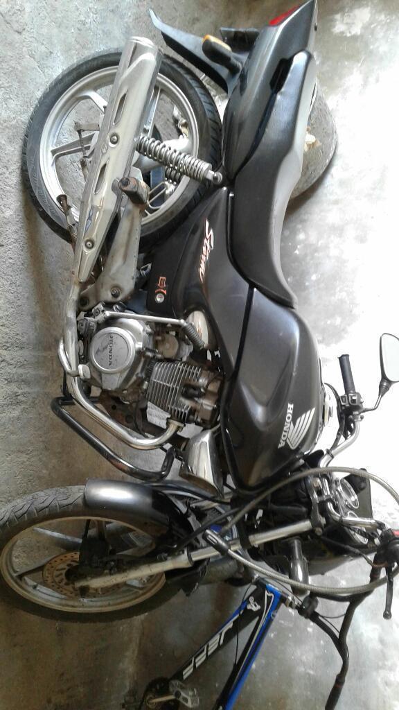 Moto Honda Storm 125