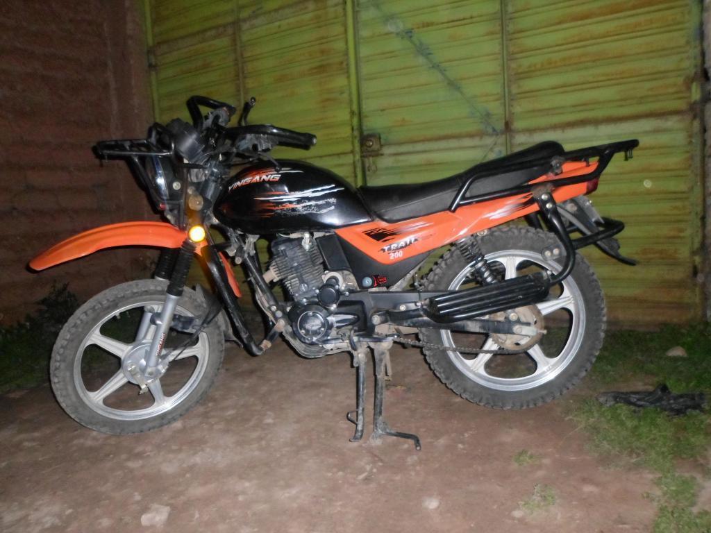 x ocasion vendo moto yingang 200cc bien semi nuevo