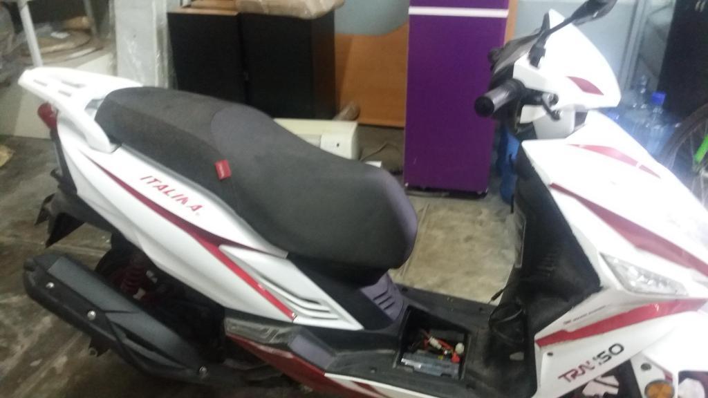 VENDO MOTO ITALIKA