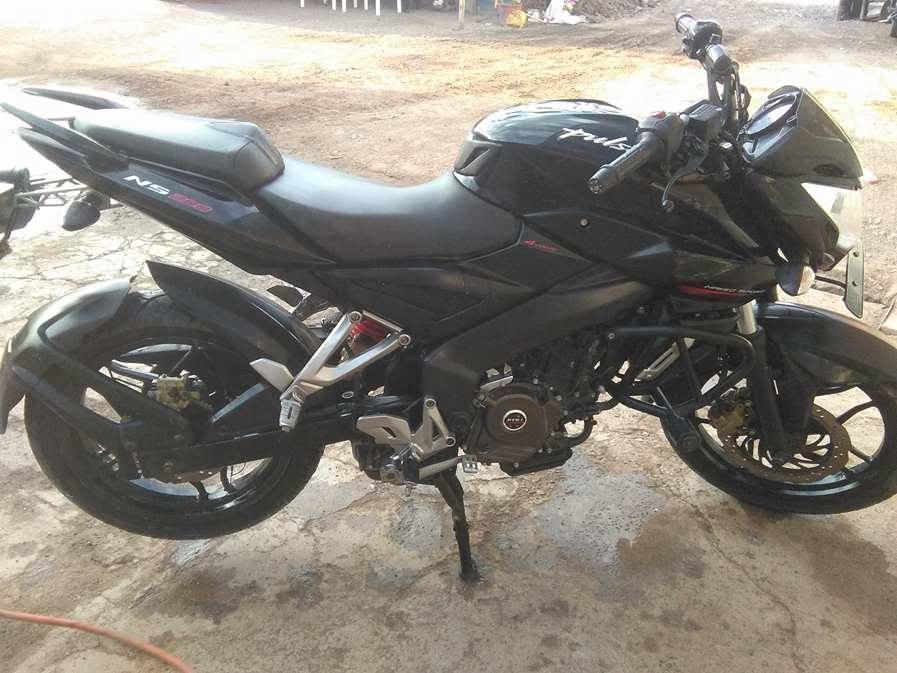 VENDO MOTOCICLETA PULSAR NS 200