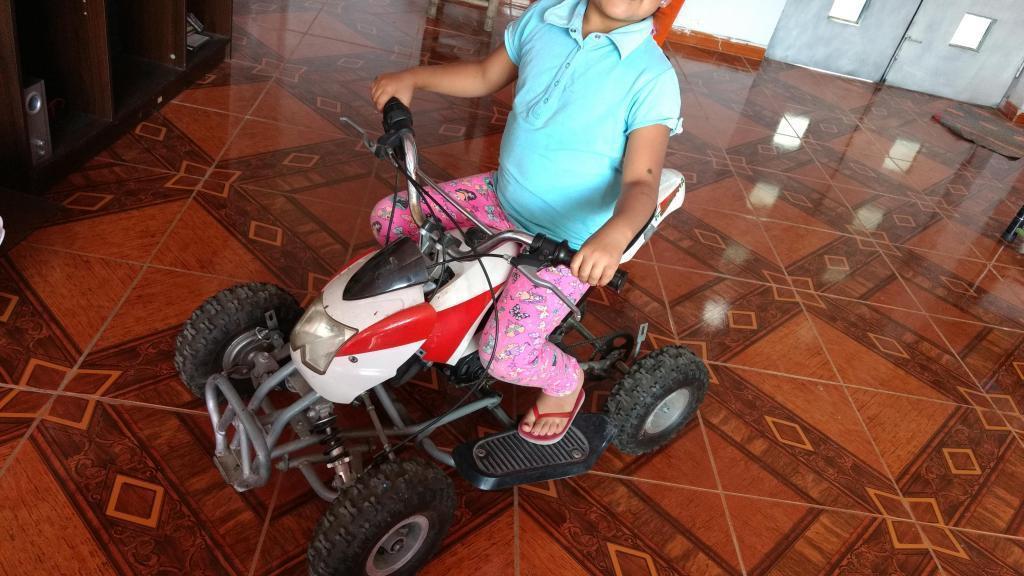 vendo cuatrimoto a combustible para ñiños