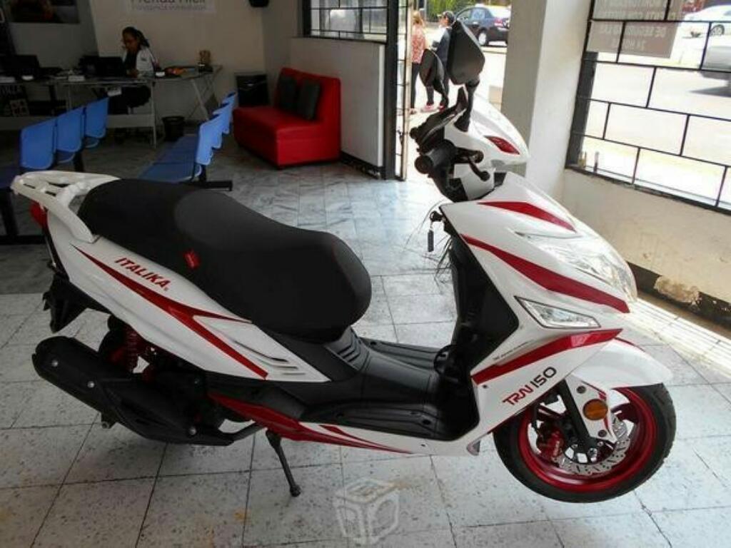 POR MOTIVO DE VIAJE VENDO MI MOTO SCUTER TRN 150, CON SOAT