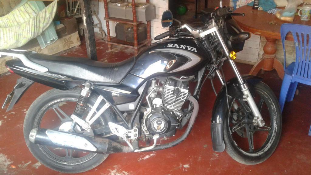 VENDO MOTO SANYA