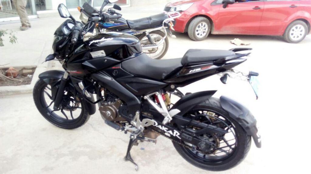 VENDO PULSAR NS 200 CON 7 MESES DE USO 2016