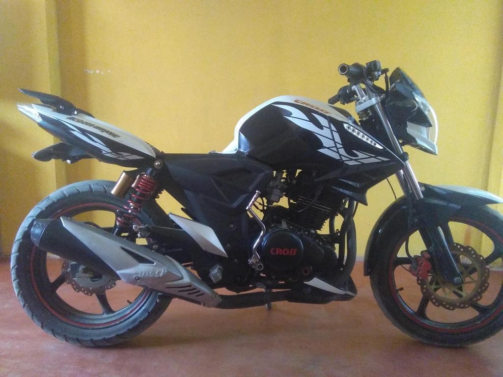 vendo linda moto lineal motor 200 muy conservada solo uso personal la vendo por ocasión interesados llamar al 926303005