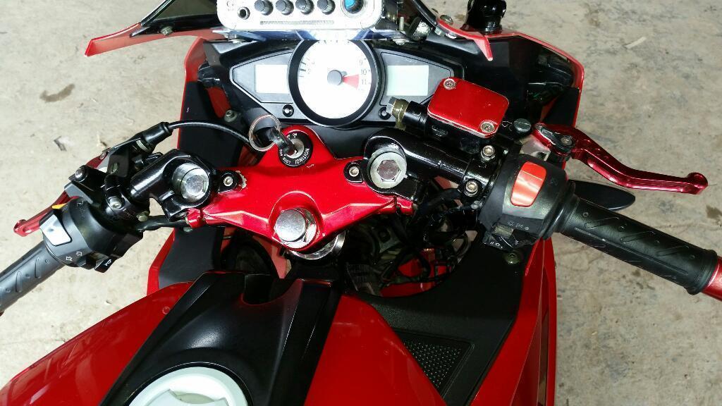 Moto Davest 250cc con 7000 Km D Rcorrido