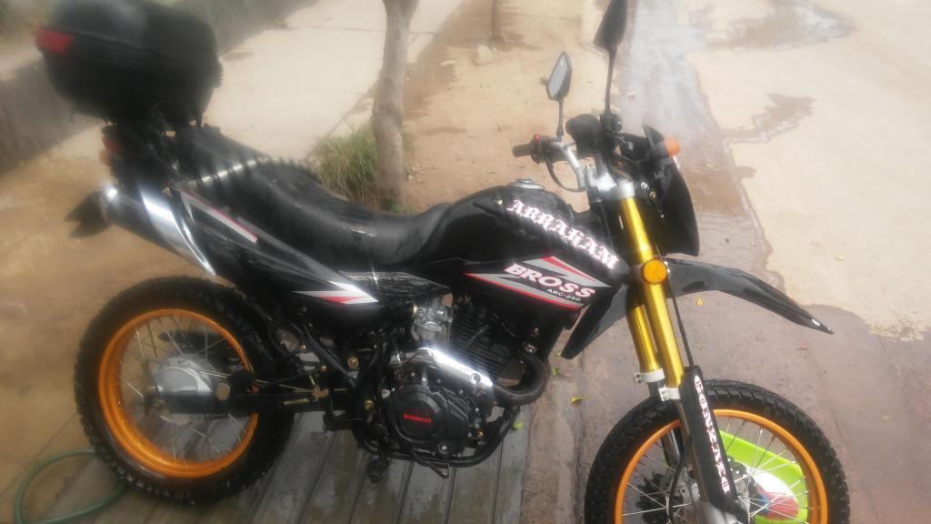 se vende moto lineal