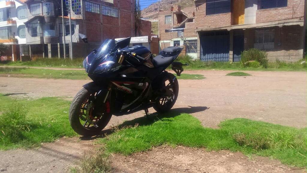 Vendo Moto 300 Cc 2015 400km Recorrido