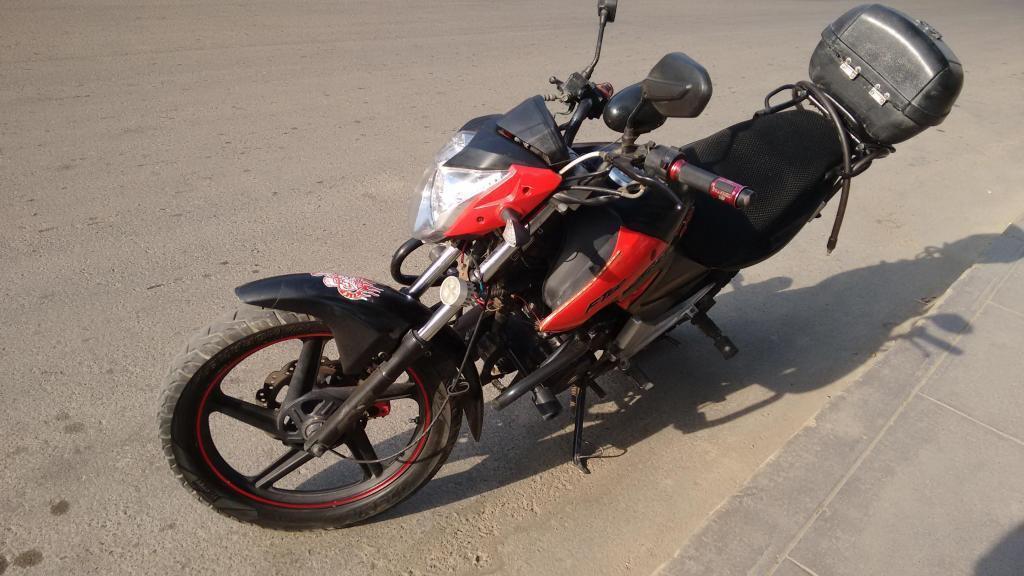 VENDO MOTO MARCA ITALIKA 180
