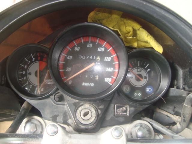 POR VIAJE SE VENDE MOTO PERFECTAS DONDICIONES