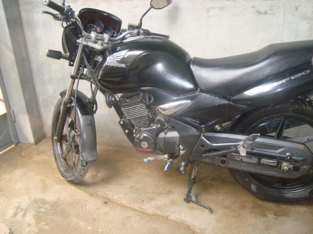 POR VIAJE SE VENDE MOTO PERFECTAS DONDICIONES