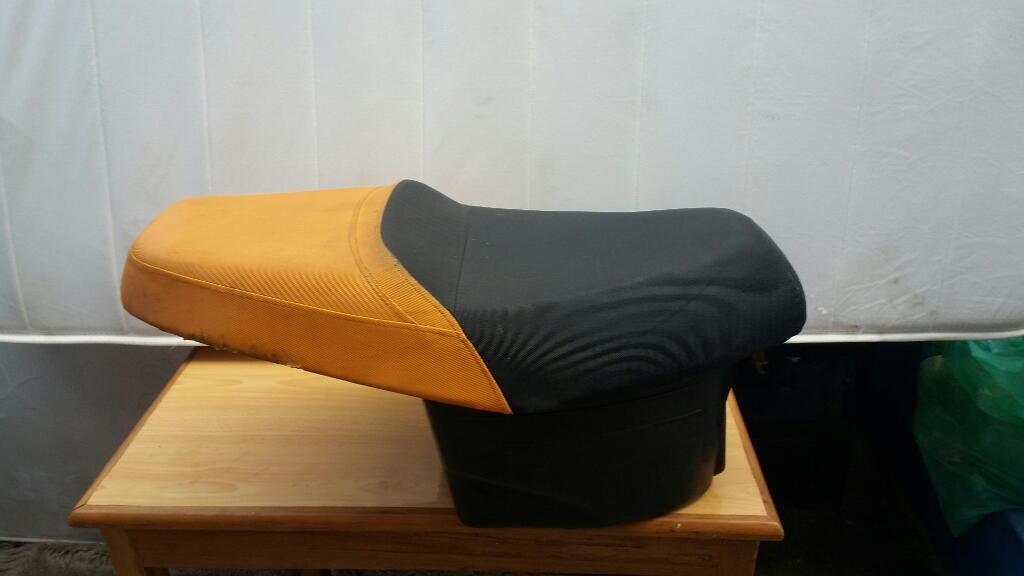 Asiento de La Italika Scooter Xs 125