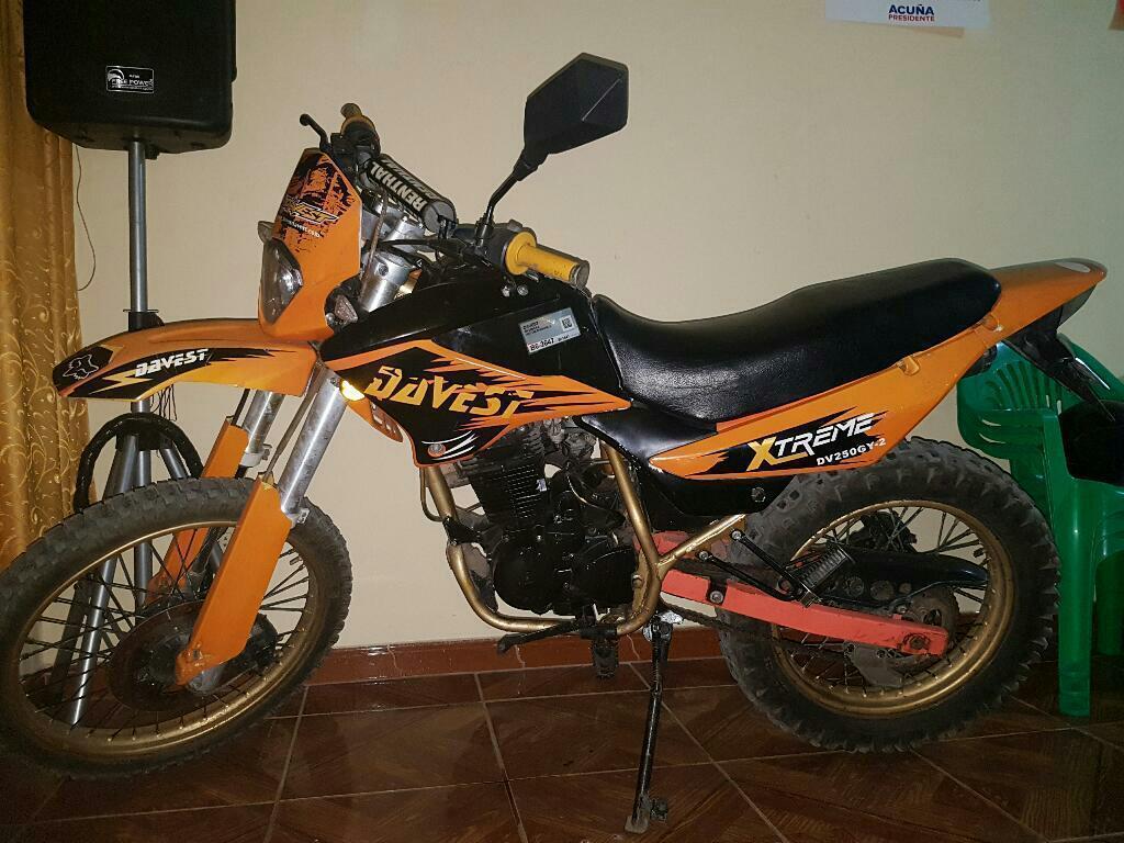 Cambio O Vendo Moto por Una Laptop Macbo